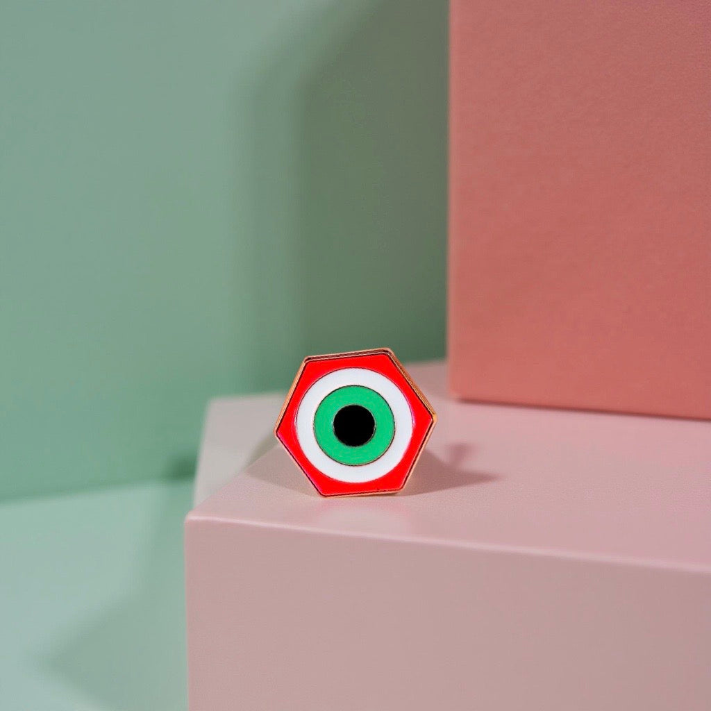 Pins émaillé rouge