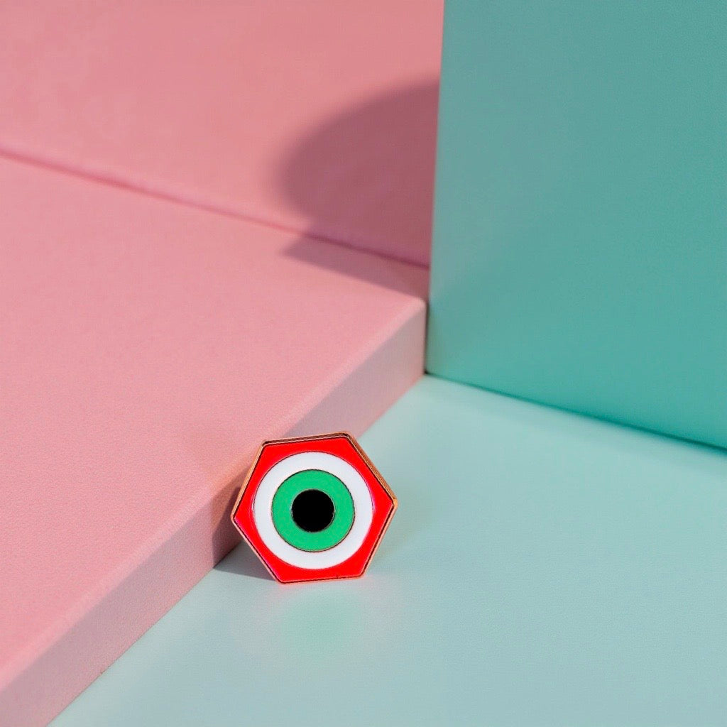 Pins émaillé rouge