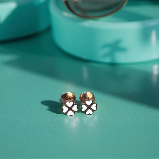 Boucles d'oreille "Trèfle" dorées blanc