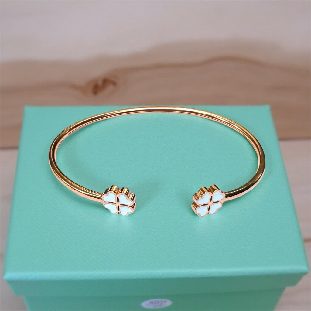 Bracelet "Trèfle à 4 coeurs" émaillé blanc