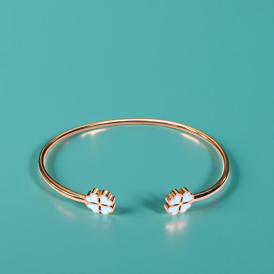 Bracelet "Trèfle à 4 coeurs" émaillé blanc