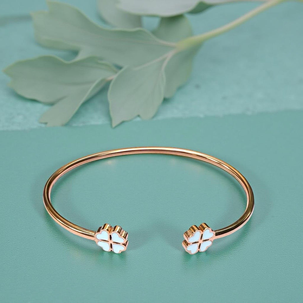 Bracelet "Trèfle à 4 coeurs" émaillé blanc