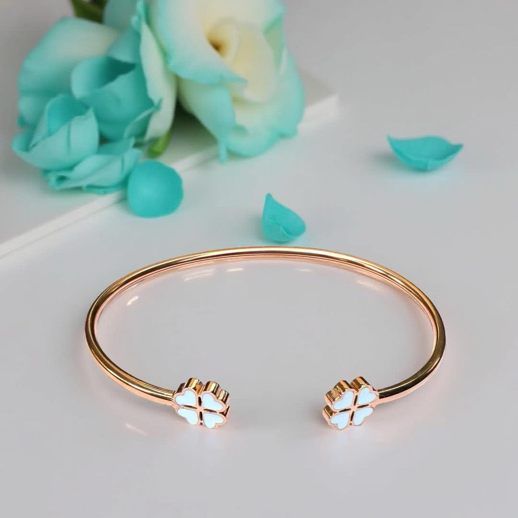 Bracelet "Trèfle à 4 coeurs" émaillé blanc