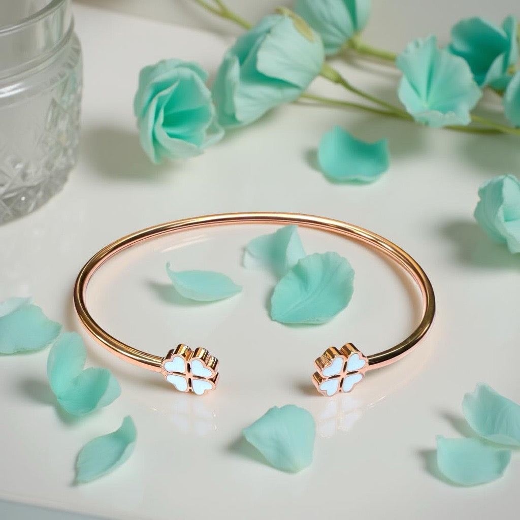 Bracelet "Trèfle à 4 coeurs" émaillé blanc