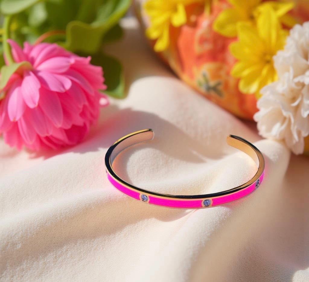 Bracelet émaillé rose fluo serti