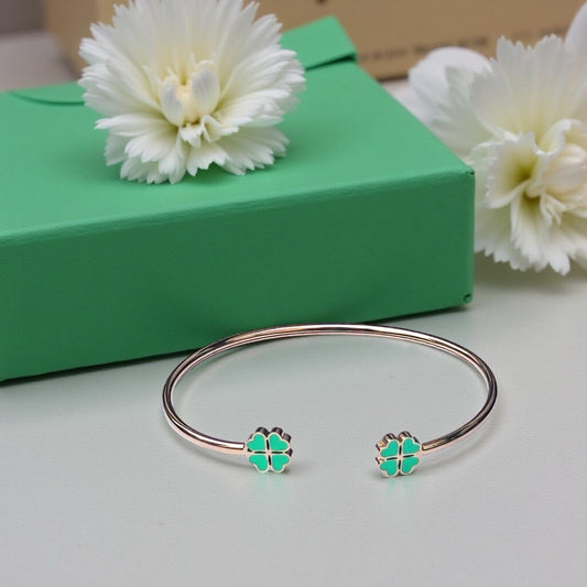 Bracelet "Trèfle à 4 coeurs" émaillé doré vert