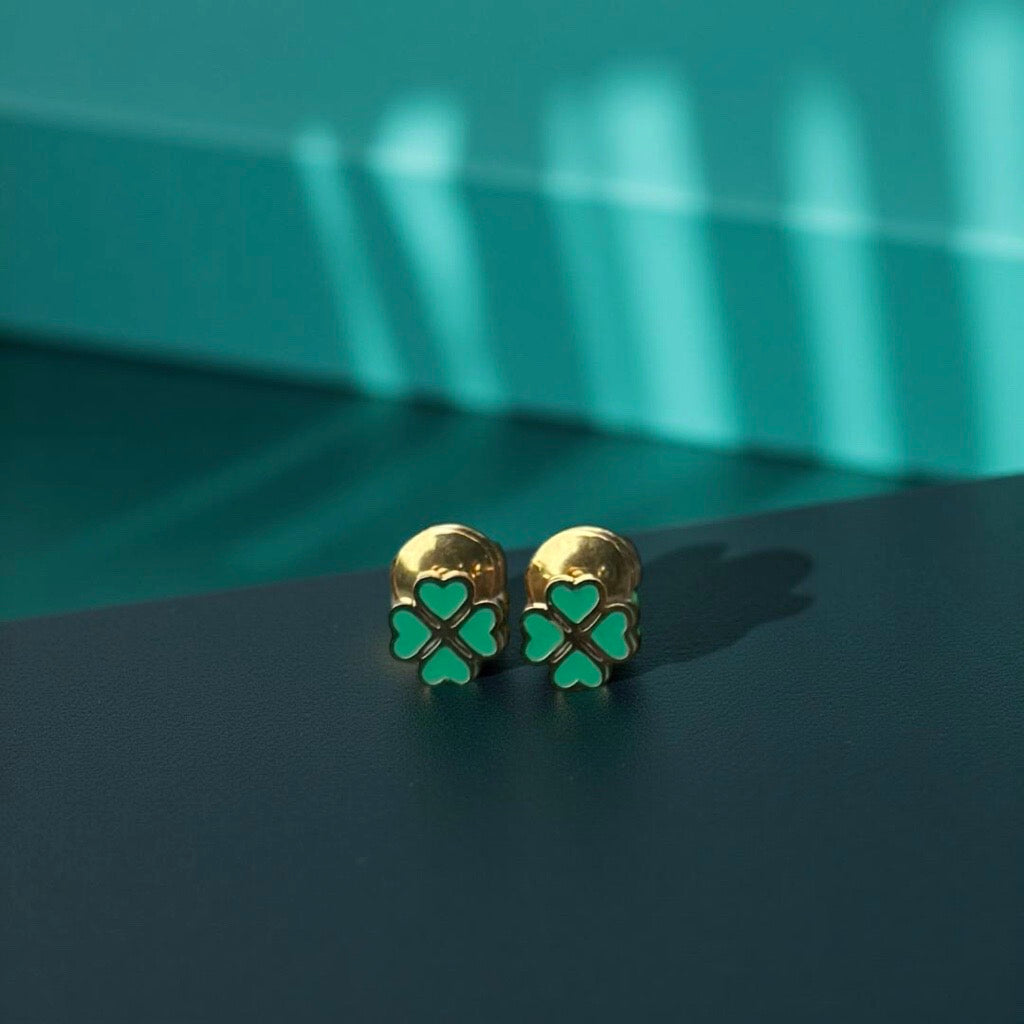 Boucles d'oreille "trèfle" dorées et émaillées vert
