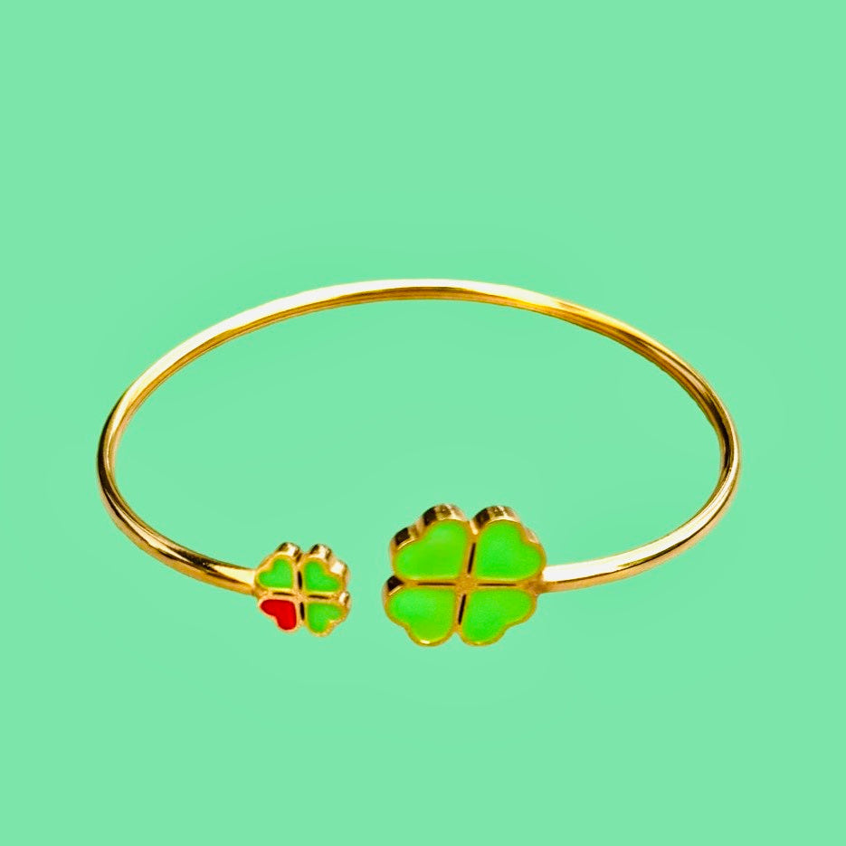 Bracelet "Lucky V" émaillé vert